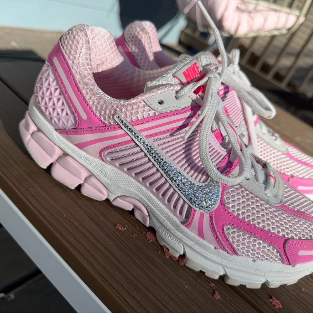 Bubblegum Hot Pink Swarovski Nike Vomero 5